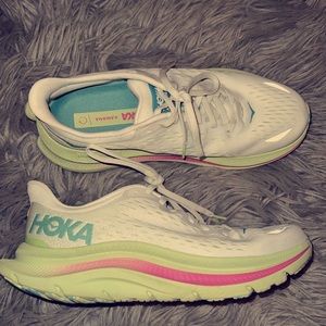 Women’s Kawana HOKAs